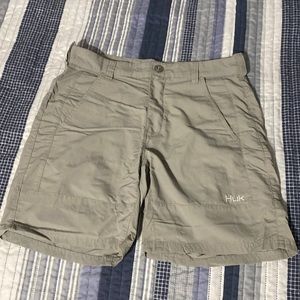 Huk 7” Fishing Shorts
